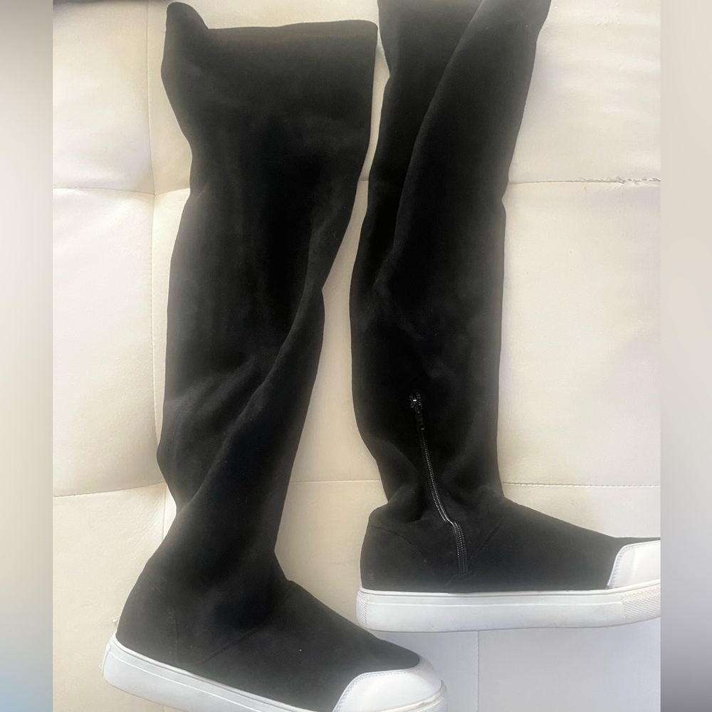 Very cute good condition suede sneaker knee-high boots #blackkneehighboots